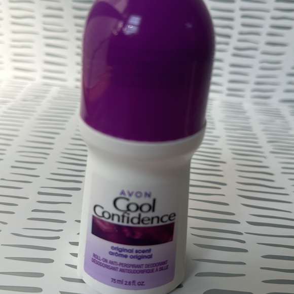 Avon deodorants 3 roll-ons. Veilment, Feeling Fresh, and Cool confidence. - Picture 7 of 8